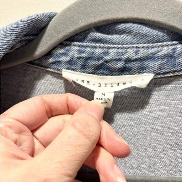 Jane and Delancey Blue Button Down Shirt Casual Denim Western Lyocell Sz M - Picture 5 of 6